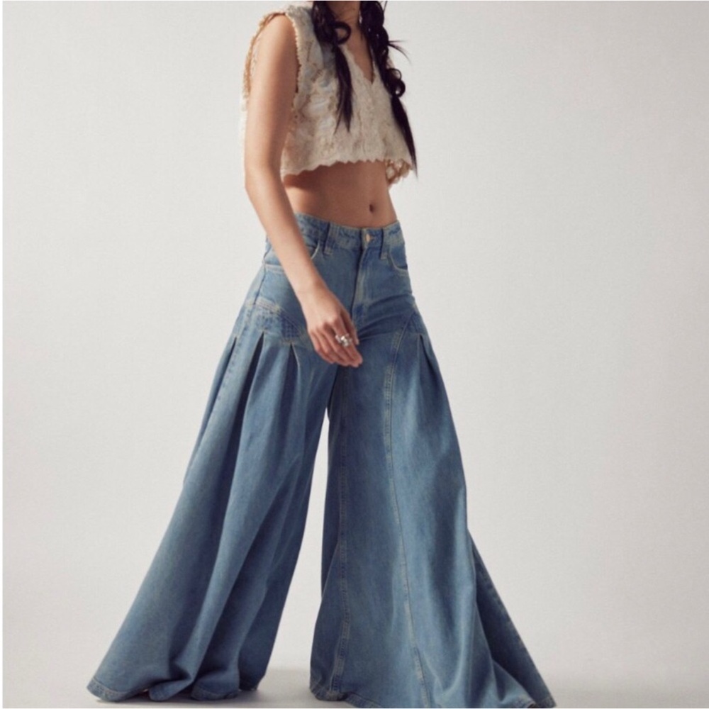 We the Free Pandora Wide-Leg
Blue Jeans size 26 - Picture 7 of 16